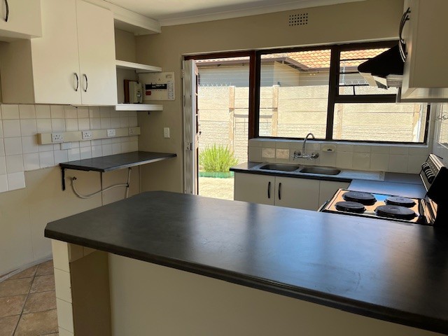 2 Bedroom Property for Sale in Table View Western Cape